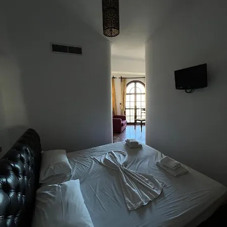 Hotel Castle Of Monte Cristo With Pool-Ilio