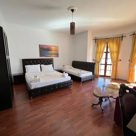 Castle Of Monte Cristo With Pool-Ilio 4* Sarande