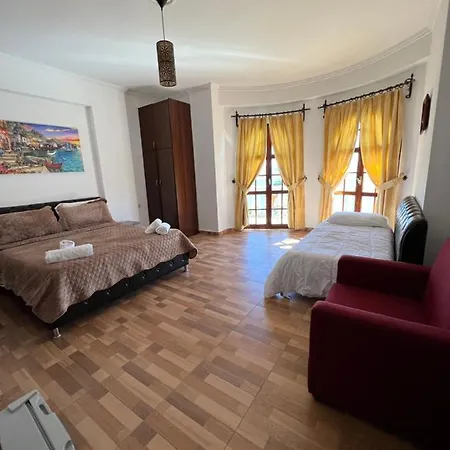 Castle Of Monte Cristo With Pool-Ilio 4* Sarande